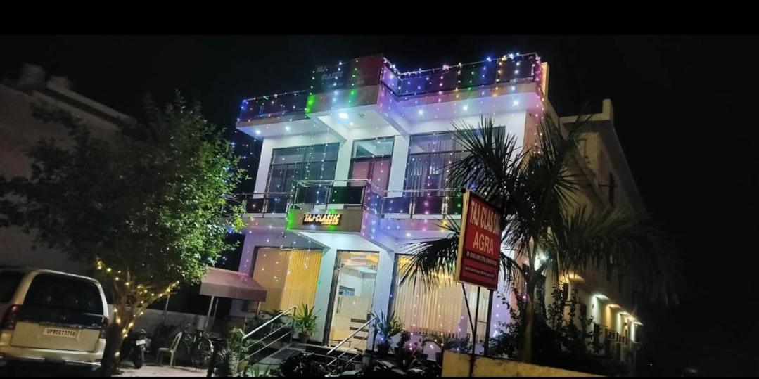 אגרה Taj Classic Agra מראה חיצוני תמונה