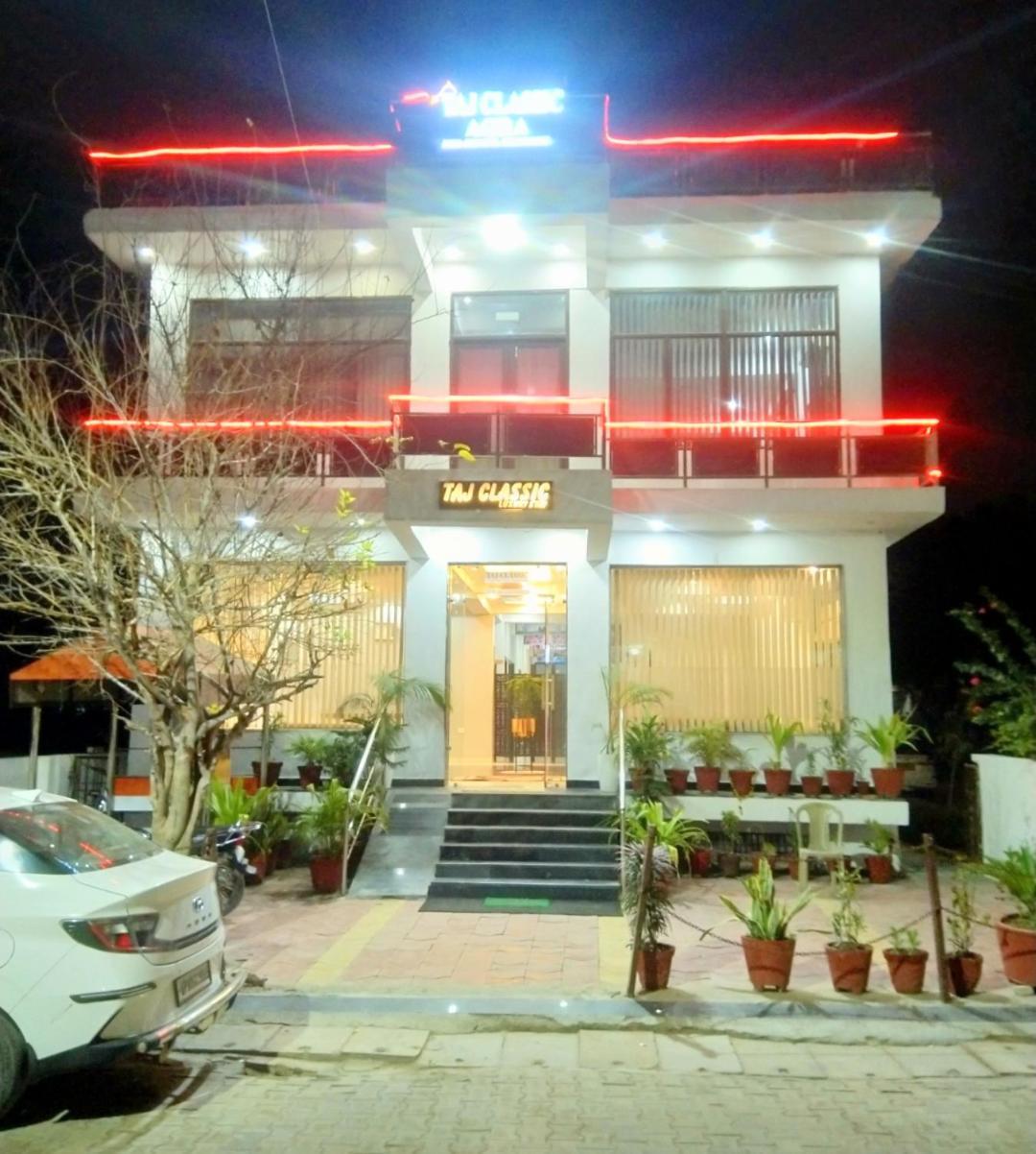 אגרה Taj Classic Agra מראה חיצוני תמונה